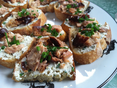 herbed, goat-cheese, salmon, appetizer, DIY, caper, chive
